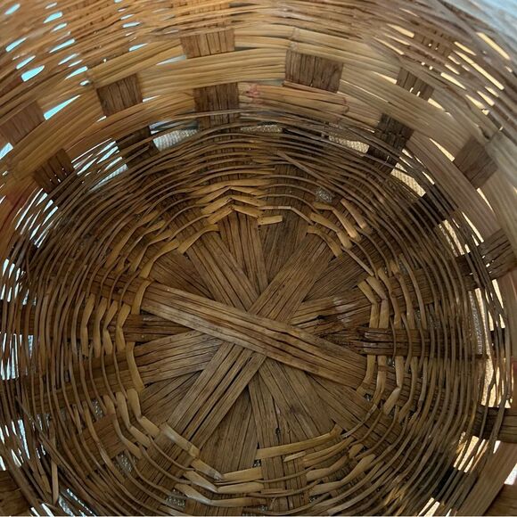 VINTAGE! Market Basket w/Handle and Lid - Picture 7 of 14